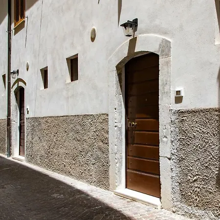 Apartment Casa Concerie Due *